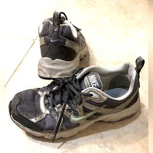 FREE with one other purchase from my closet!  NIKE sneakers - Woman size 8